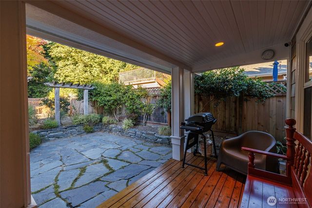 10648 NE 47th Place, Kirkland, WA 98033