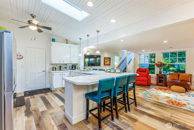 10648 NE 47th Place, Kirkland, WA 98033