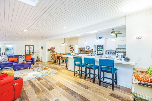 10648 NE 47th Place, Kirkland, WA 98033