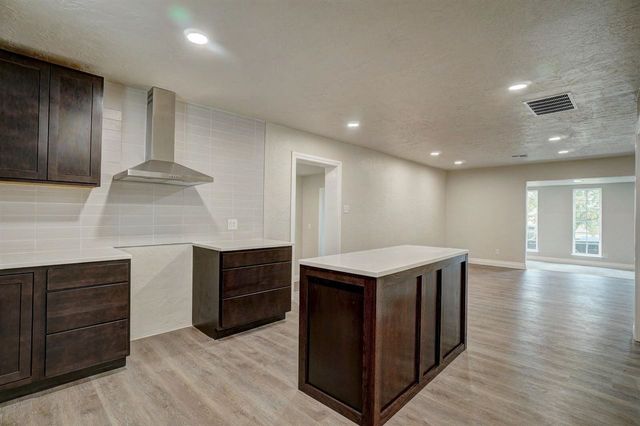 2801 SE Lee Blvd, Lawton, OK 73501