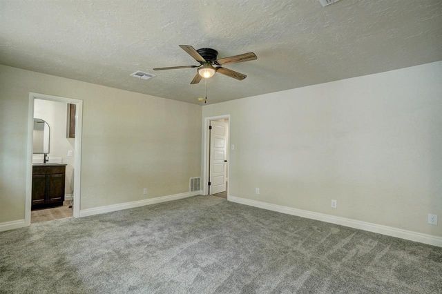 2801 SE Lee Blvd, Lawton, OK 73501