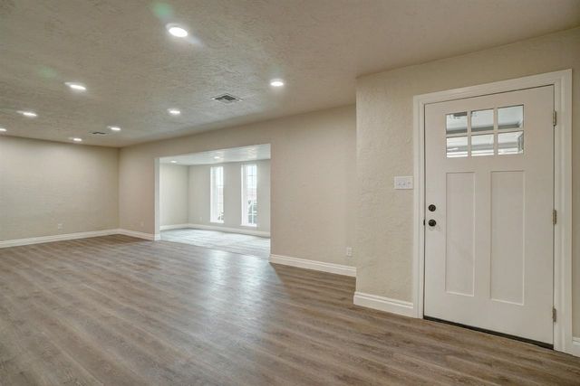 2801 SE Lee Blvd, Lawton, OK 73501