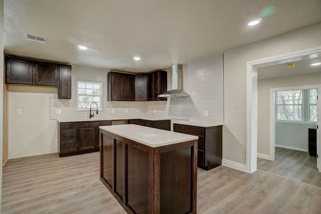 2801 SE Lee Blvd, Lawton, OK 73501