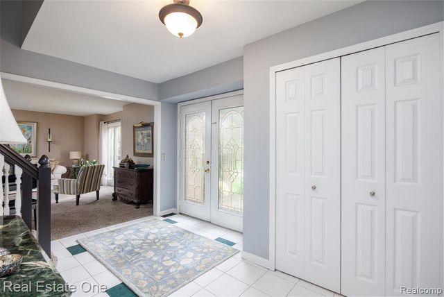 2371 Red Maple Drive, Troy, MI 48098