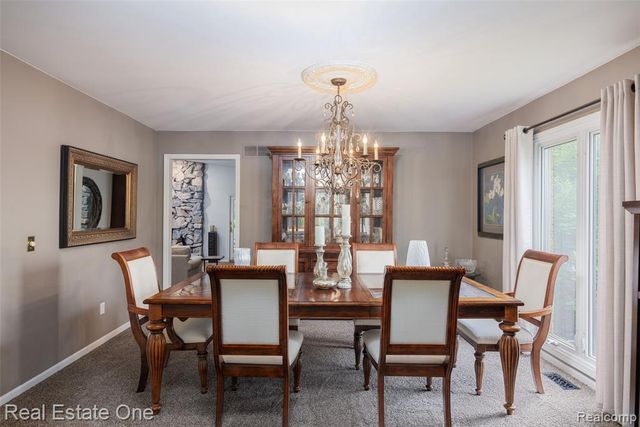 2371 Red Maple Drive, Troy, MI 48098