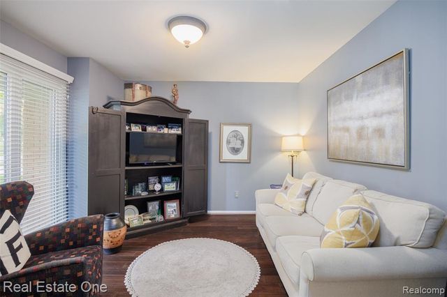 2371 Red Maple Drive, Troy, MI 48098