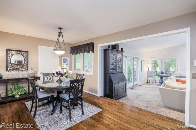 2371 Red Maple Drive, Troy, MI 48098