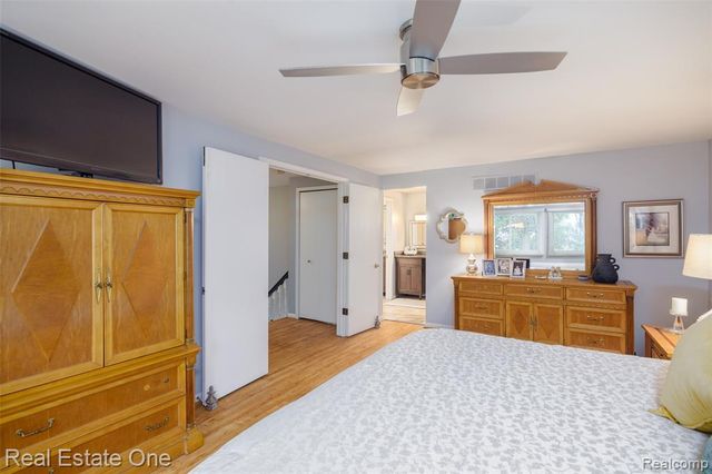2371 Red Maple Drive, Troy, MI 48098