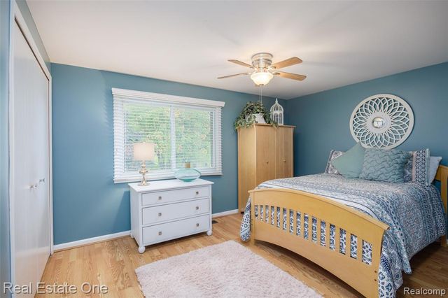 2371 Red Maple Drive, Troy, MI 48098