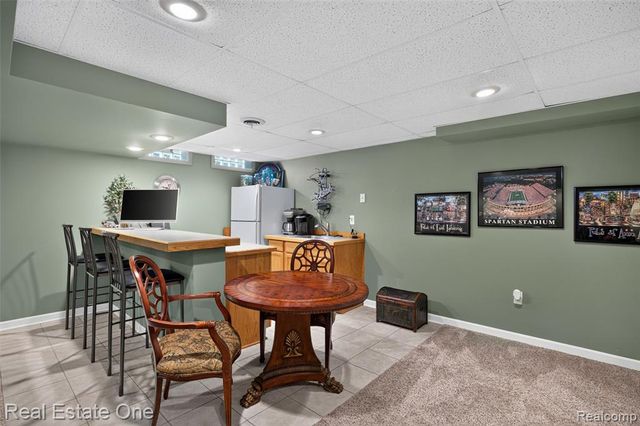 2371 Red Maple Drive, Troy, MI 48098