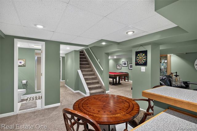 2371 Red Maple Drive, Troy, MI 48098