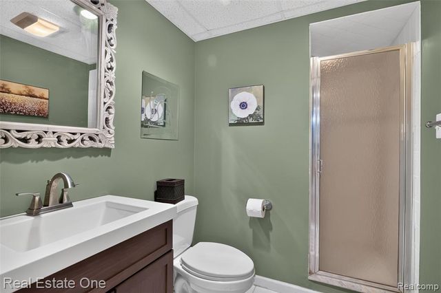 2371 Red Maple Drive, Troy, MI 48098