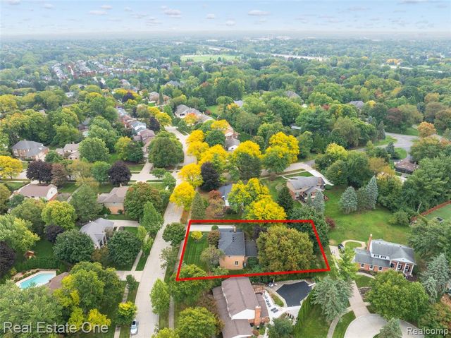 2371 Red Maple Drive, Troy, MI 48098