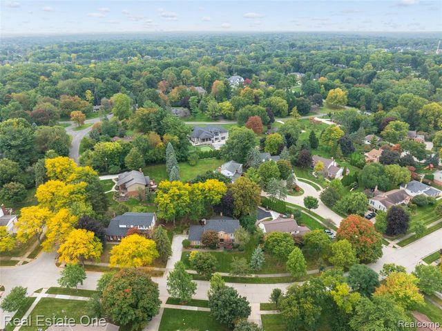 2371 Red Maple Drive, Troy, MI 48098