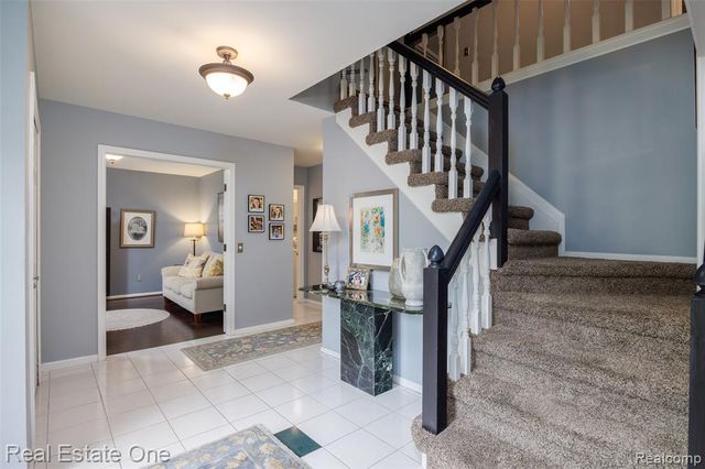 2371 Red Maple Drive, Troy, MI 48098