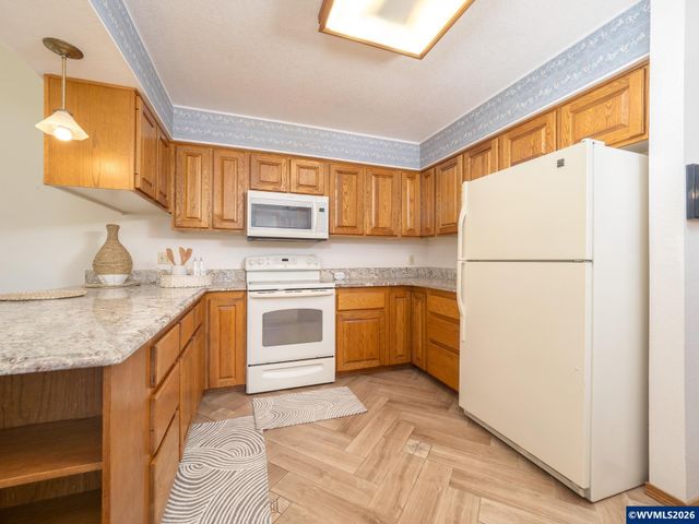 27701 SW Strawberry Hill Dr, Hillsboro, OR 97123