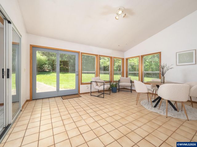 27701 SW Strawberry Hill Dr, Hillsboro, OR 97123