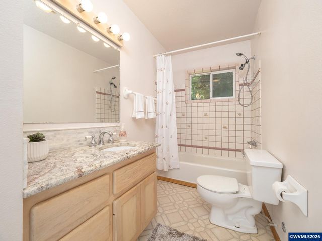 27701 SW Strawberry Hill Dr, Hillsboro, OR 97123