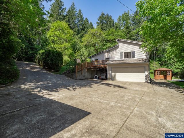 27701 SW Strawberry Hill Dr, Hillsboro, OR 97123