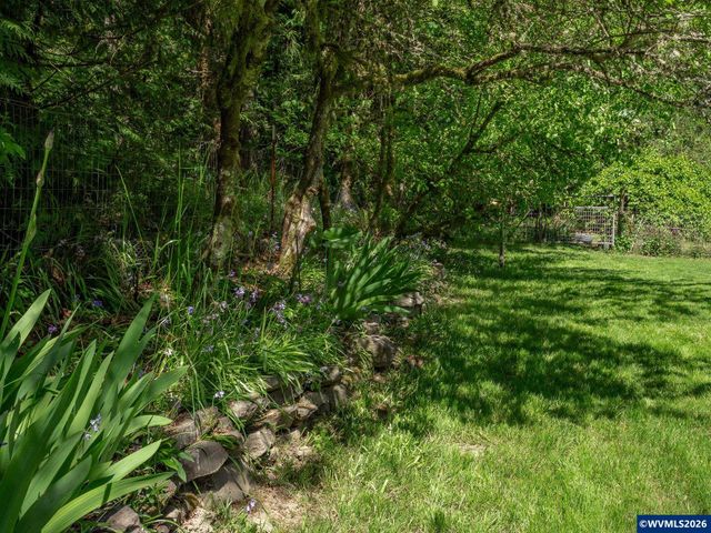 27701 SW Strawberry Hill Dr, Hillsboro, OR 97123