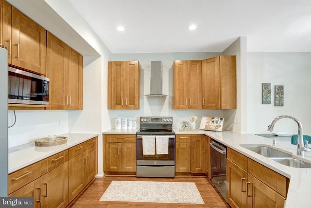 2916 MAINSTONE DR, Fairfax, VA 22031