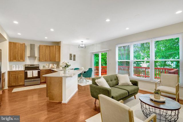 2916 MAINSTONE DR, Fairfax, VA 22031