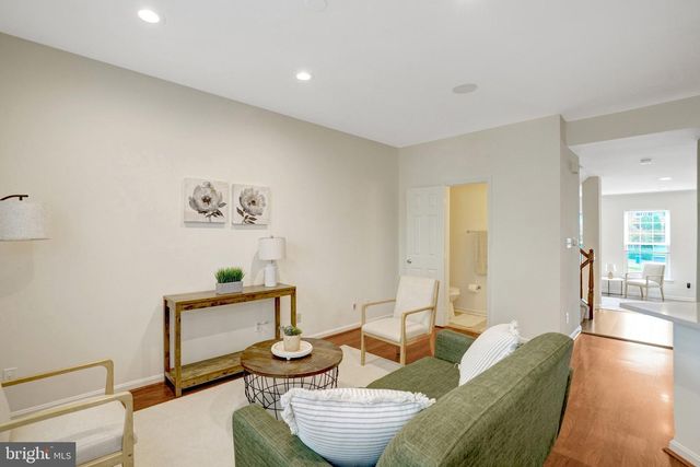 2916 MAINSTONE DR, Fairfax, VA 22031