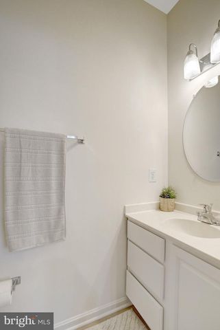 2916 MAINSTONE DR, Fairfax, VA 22031
