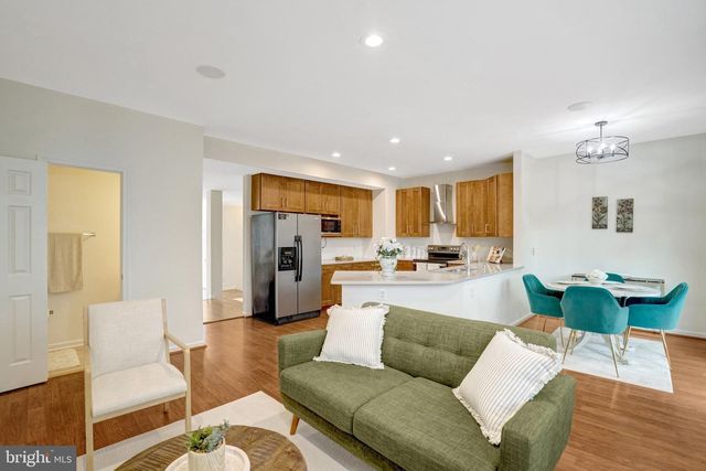 2916 MAINSTONE DR, Fairfax, VA 22031