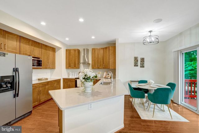 2916 MAINSTONE DR, Fairfax, VA 22031