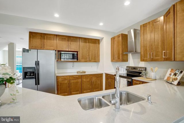 2916 MAINSTONE DR, Fairfax, VA 22031