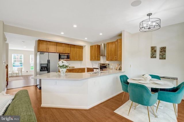 2916 MAINSTONE DR, Fairfax, VA 22031