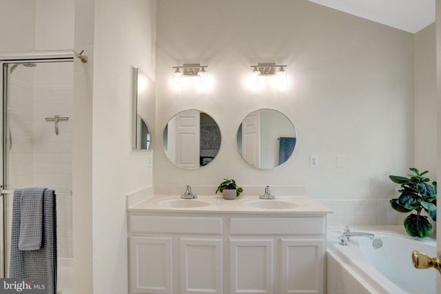 2916 MAINSTONE DR, Fairfax, VA 22031