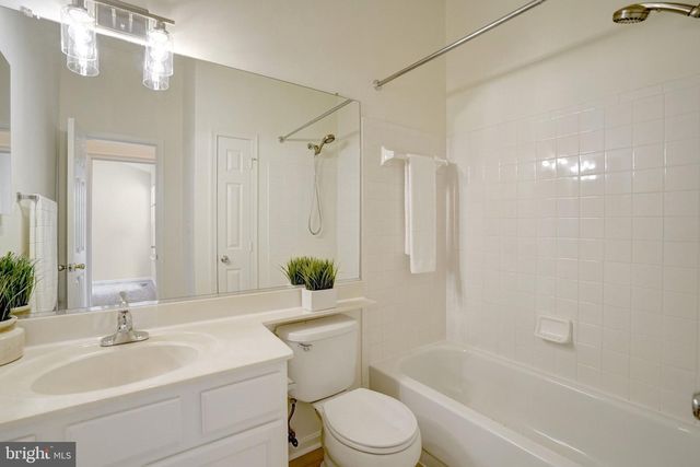 2916 MAINSTONE DR, Fairfax, VA 22031