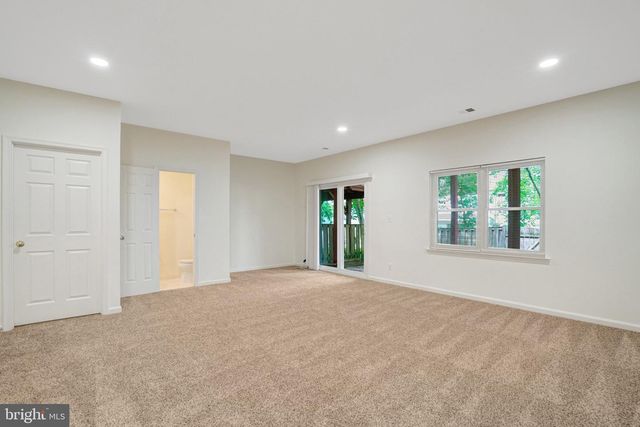 2916 MAINSTONE DR, Fairfax, VA 22031