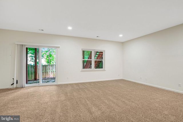 2916 MAINSTONE DR, Fairfax, VA 22031