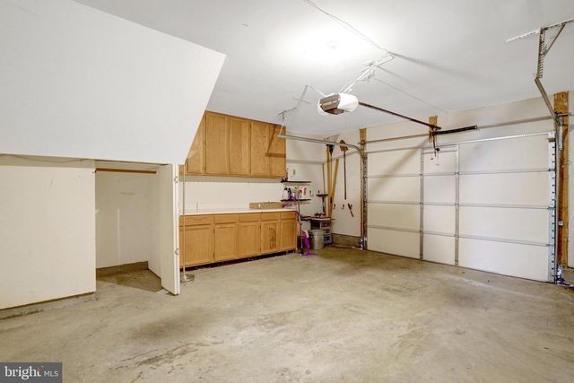 2916 MAINSTONE DR, Fairfax, VA 22031
