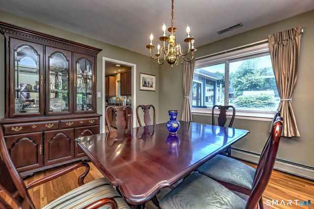 31 Paugussett Road, Newtown, CT 06482