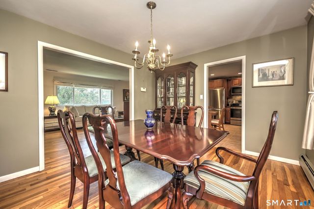 31 Paugussett Road, Newtown, CT 06482