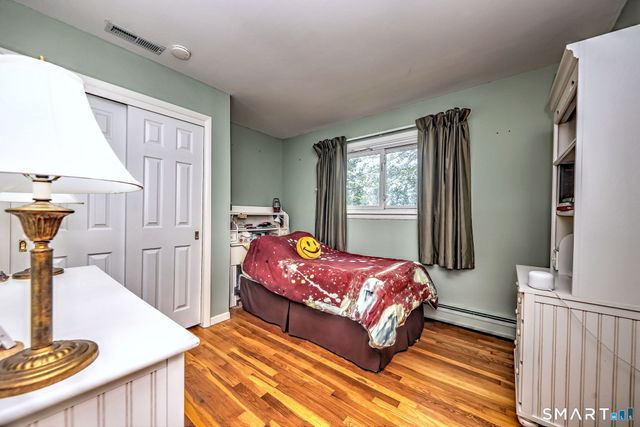 31 Paugussett Road, Newtown, CT 06482