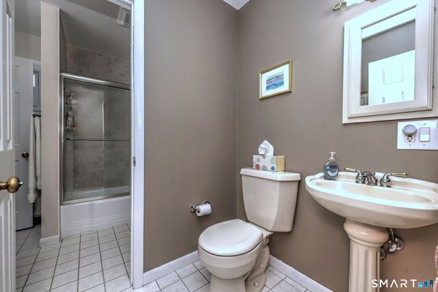 31 Paugussett Road, Newtown, CT 06482
