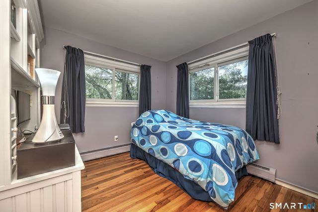 31 Paugussett Road, Newtown, CT 06482