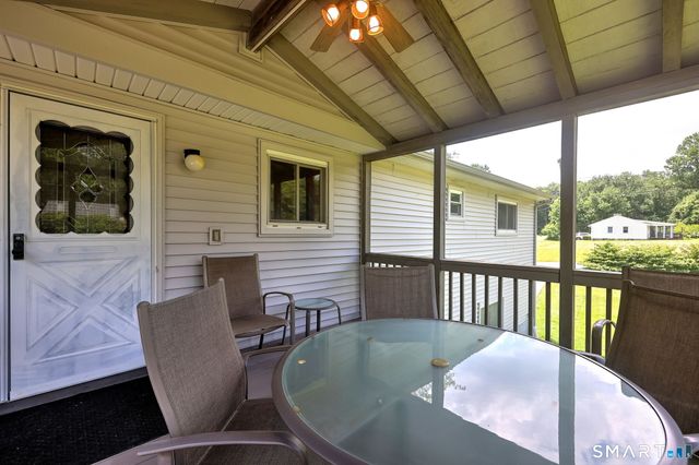 31 Paugussett Road, Newtown, CT 06482