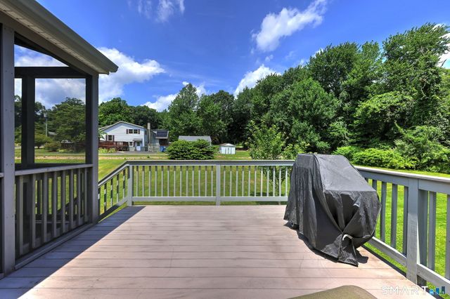 31 Paugussett Road, Newtown, CT 06482