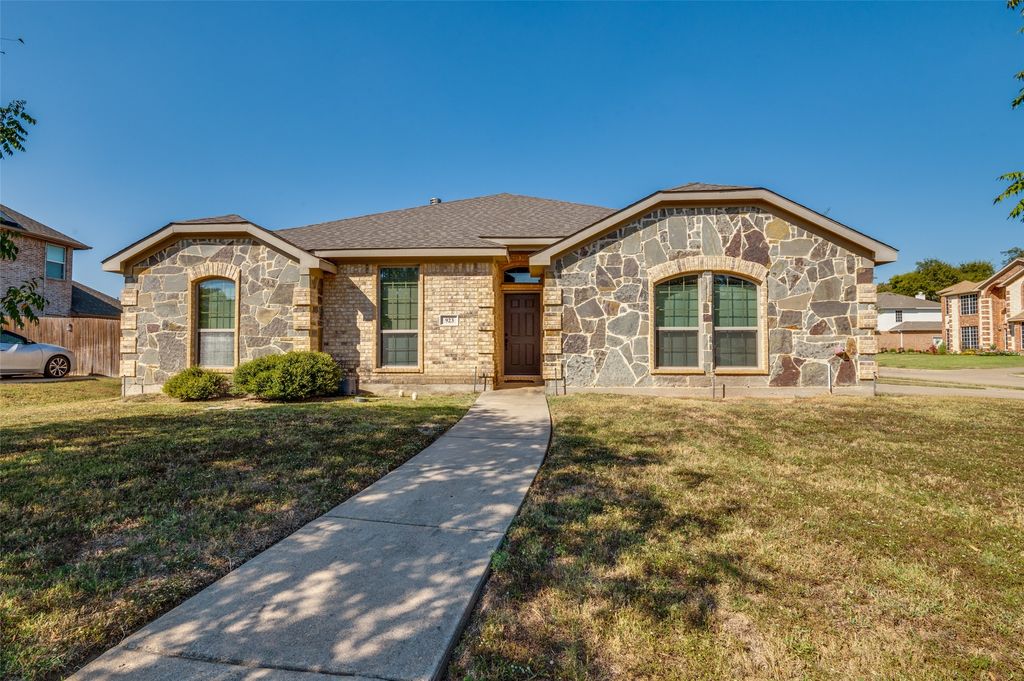 923 Blue Quail Run, Glenn Heights, TX 75154