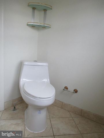 5945 FRANCONIA RD, Alexandria, VA 22310