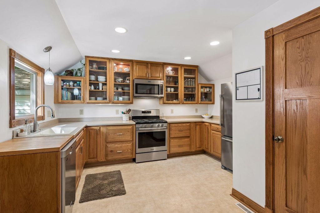 733 Tatum Street, Saint Paul, MN 55104 — photo 2
