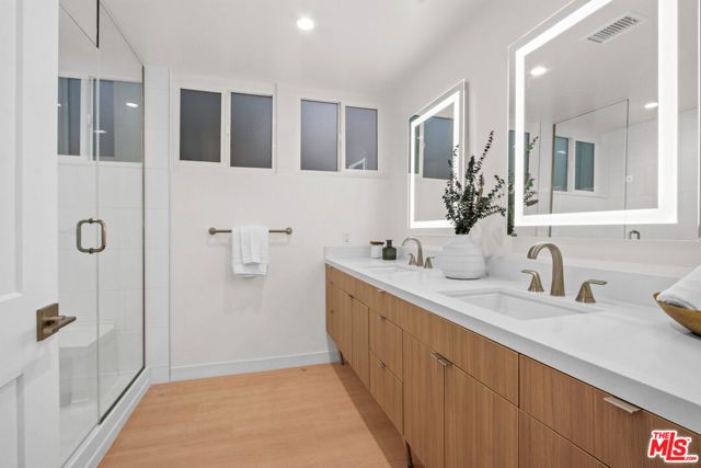 1025 Ocean Avenue 302, Santa Monica, CA 90403
