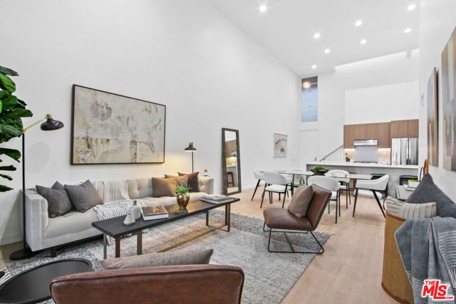 1025 Ocean Avenue 302, Santa Monica, CA 90403