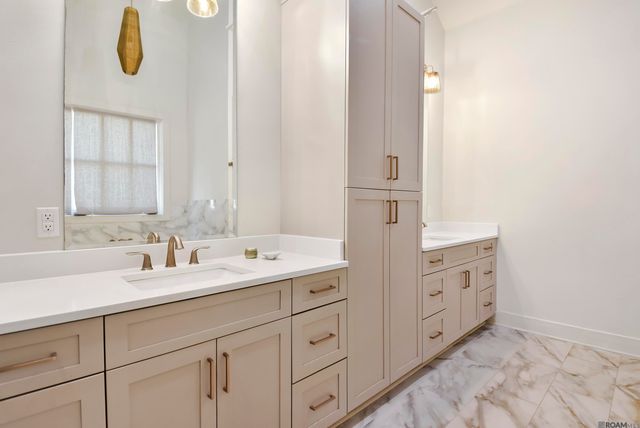 12030 Chester Dr, Baton Rouge, LA 70810